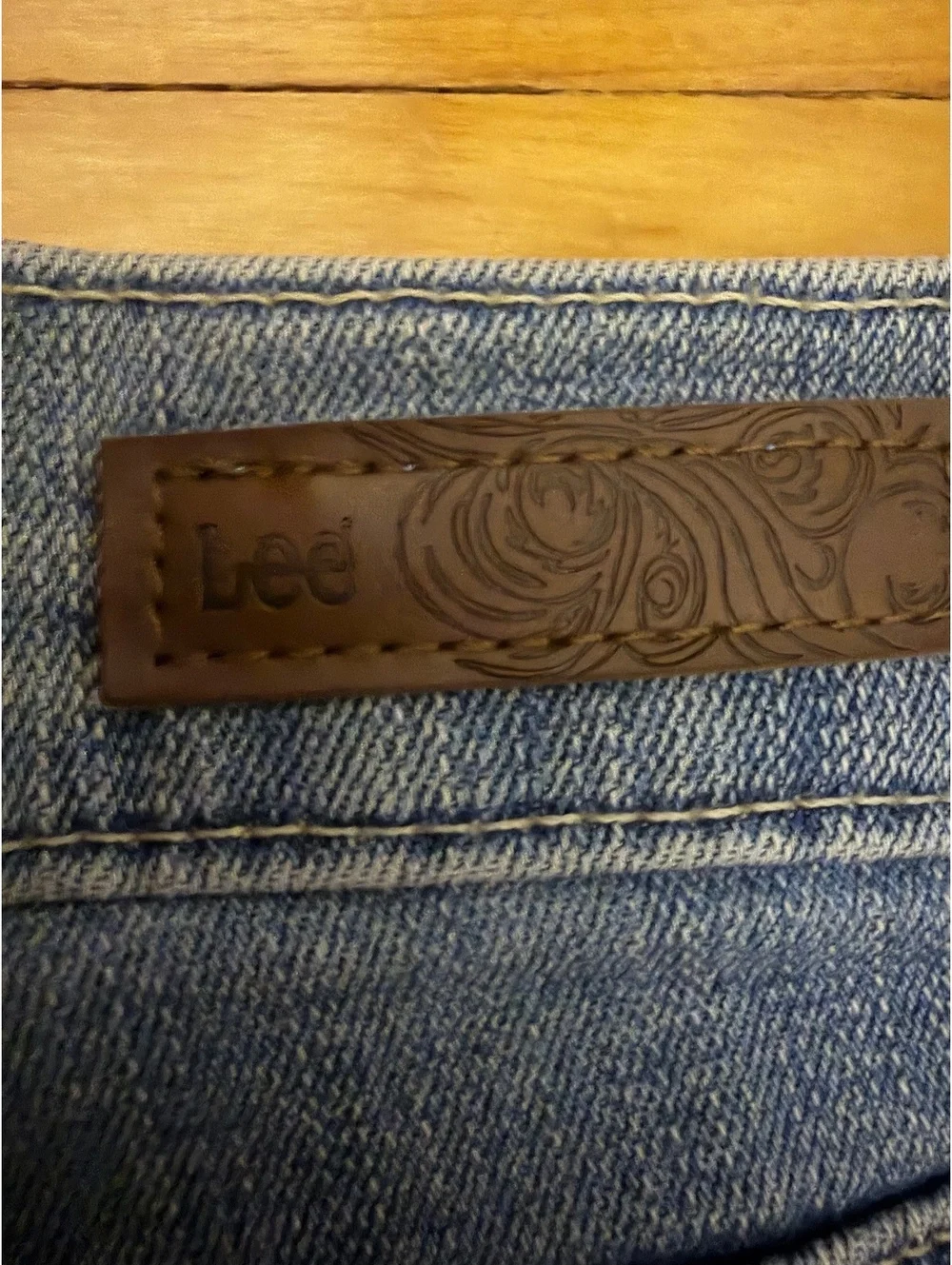 Lee Classic Fit Women's Medium Blue Denim Jeans Size 8